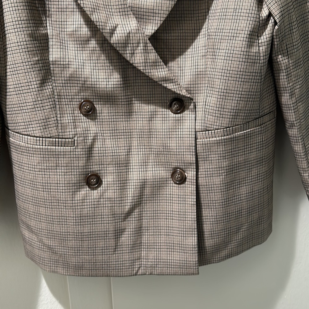 Blazer - Picture 3 of 5